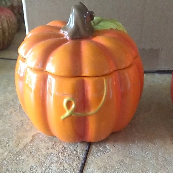 Decorative Ceramic Pumpkin Containers - Picture 4 of 7